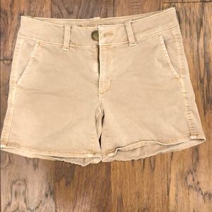 Women’s AE midi length khaki shorts- size 4